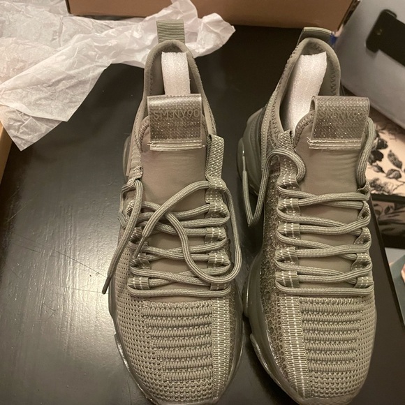 Steve Madden Olive green sneakers size 8.5 - Picture 4 of 6